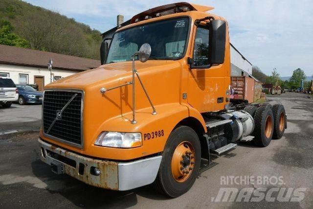 Volvo VNM64T Camion cabina sasiu