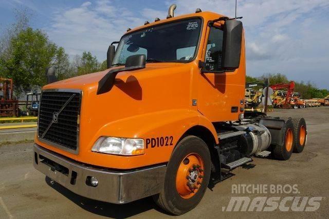 Volvo VNM64T Camion cabina sasiu