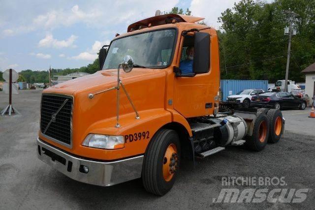 Volvo VNM64T Camion cabina sasiu