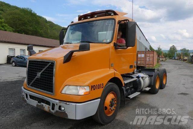 Volvo VNM64T Camion cabina sasiu