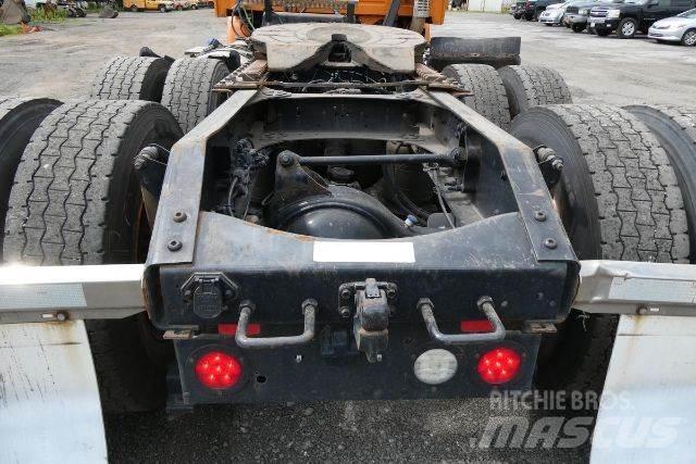 Volvo VNM64T Camion cabina sasiu