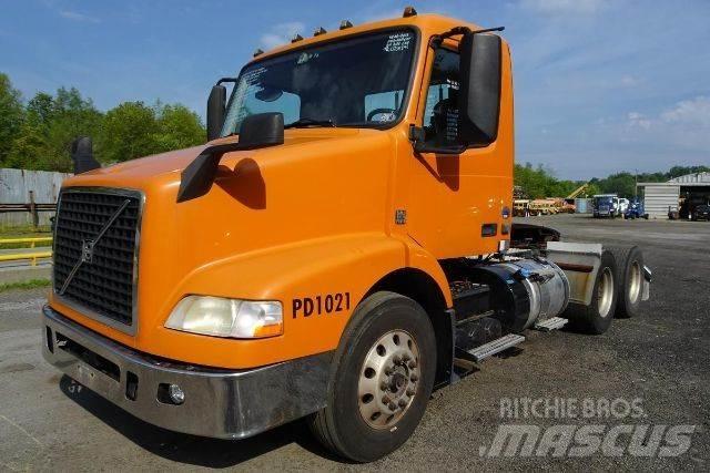 Volvo VNM64T Camion cabina sasiu