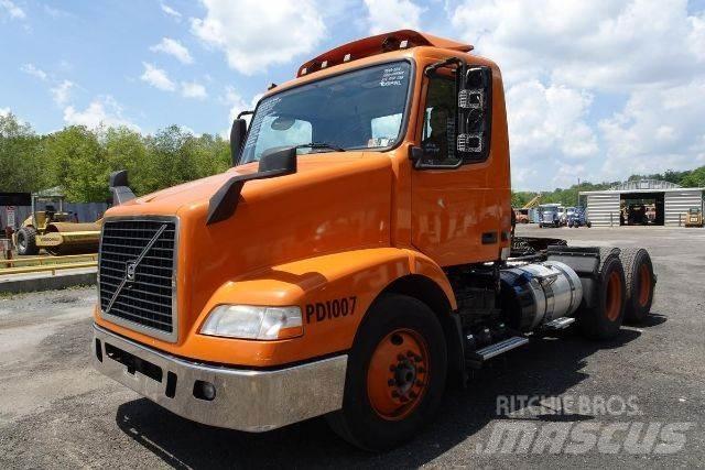 Volvo VNM64T Camion cabina sasiu