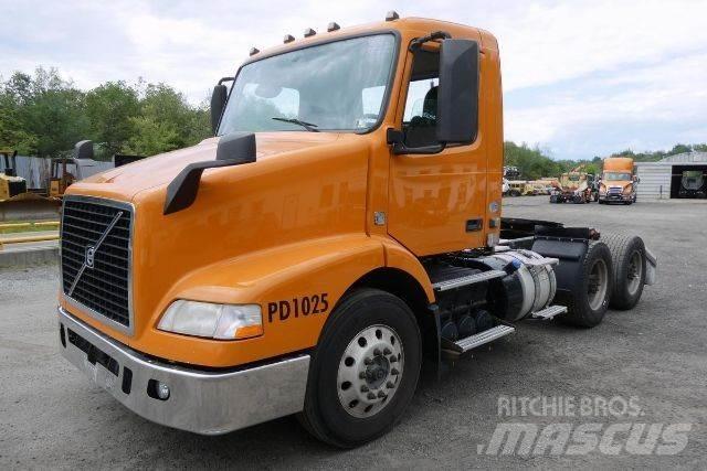 Volvo VNM64T Camion cabina sasiu