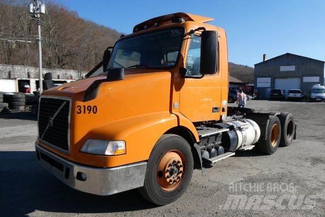 Volvo VNM64T Camion cabina sasiu