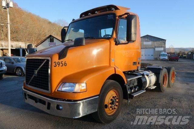 Volvo VNM64T Camion cabina sasiu
