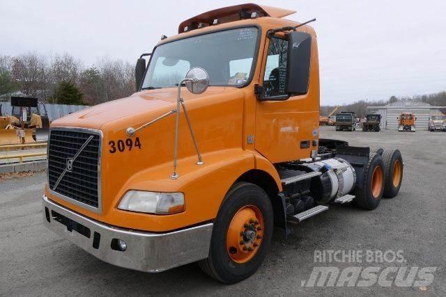 Volvo VNM64T Camion cabina sasiu