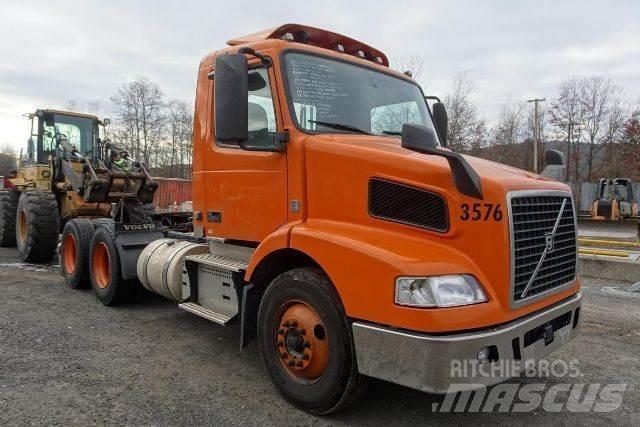 Volvo VNM64T Camion cabina sasiu