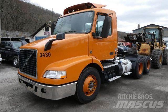 Volvo VNM64T Camion cabina sasiu