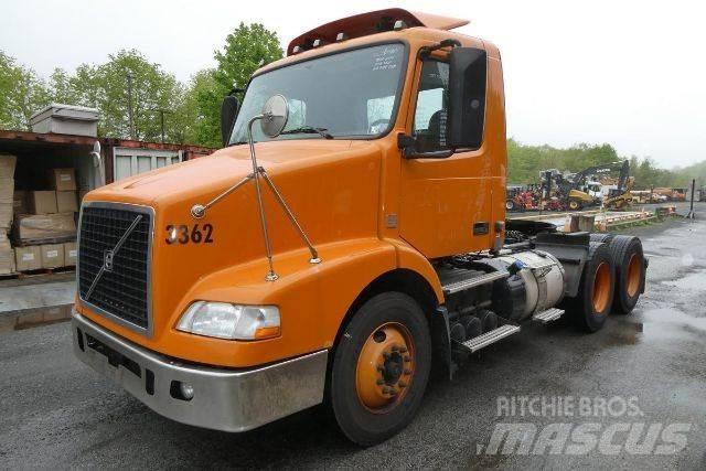 Volvo VNM64T Camion cabina sasiu