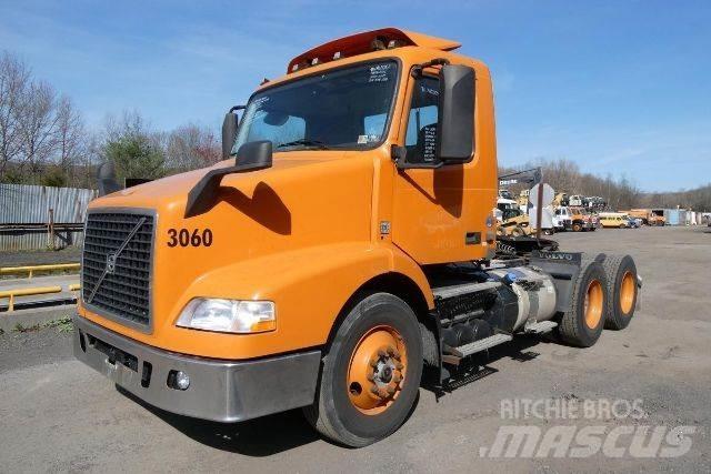 Volvo VNM64T Camion cabina sasiu