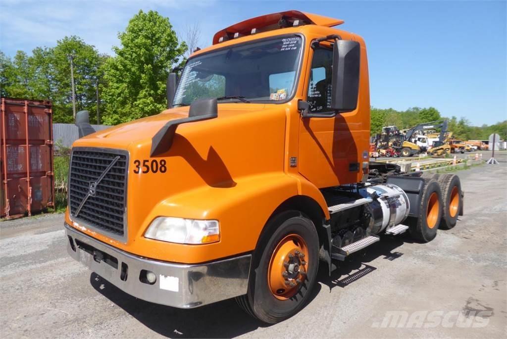 Volvo VNM64T Camion cabina sasiu