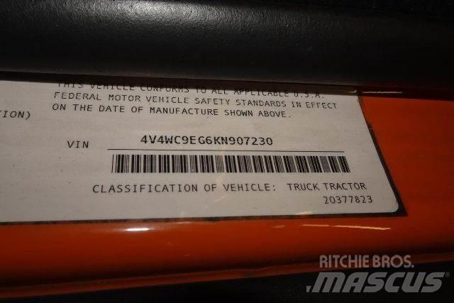 Volvo VNR64T300 Camion cabina sasiu