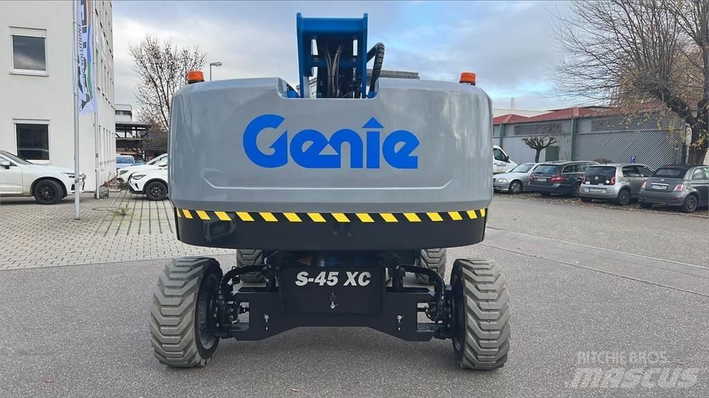 Genie S-45 XC Nacele cu brat articulat