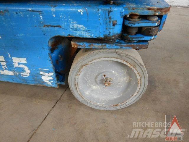 Genie GR-15 Nacele cu brat articulat