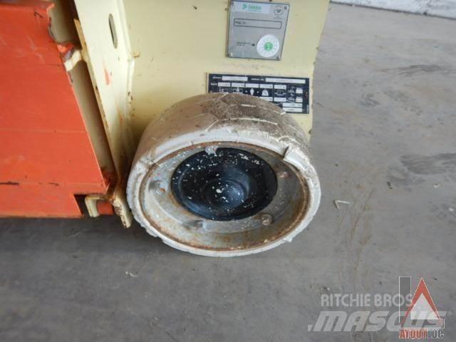 JLG 1230ES Nacele cu brat articulat