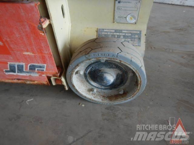 JLG 1230ES Nacele cu brat articulat