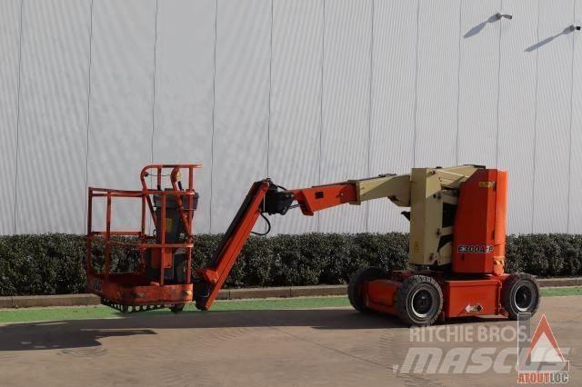 JLG E300AJP Nacele cu brat articulat