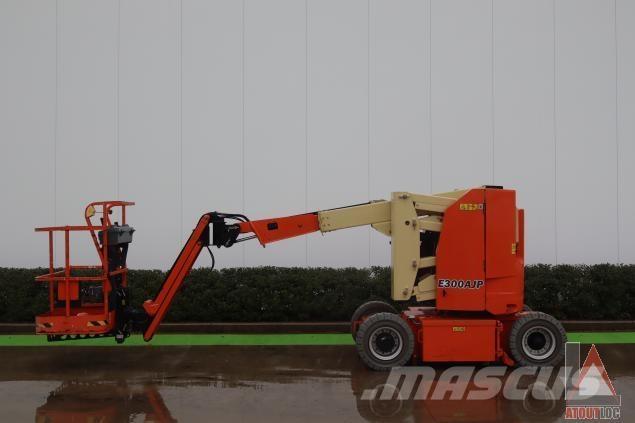 JLG E300AJP Nacele cu brat articulat