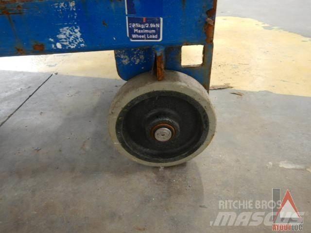 JLG POWER TOWER Nacele cu brat articulat