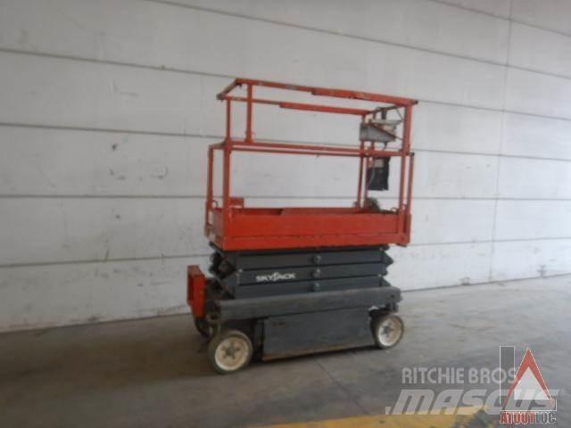 SkyJack SJ3219 Nacele cu brat articulat