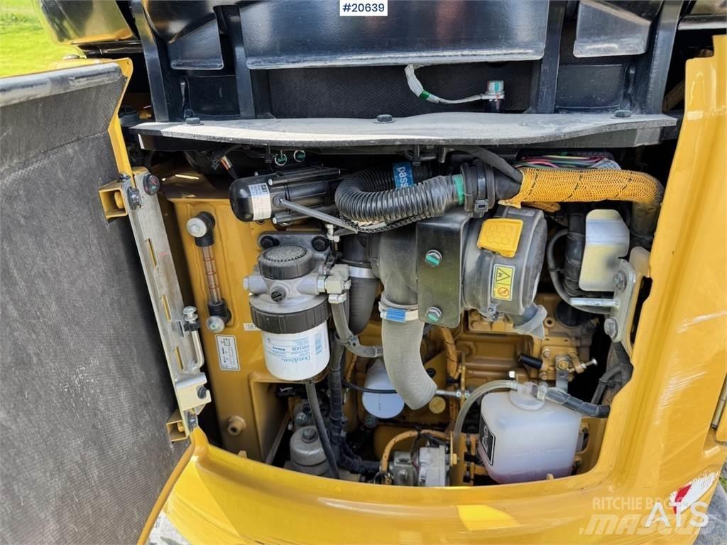 CAT 301.8 Excavatoare pe șenile
