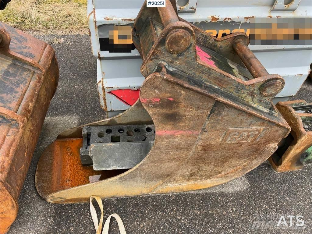 CAT 313FL Excavatoare pe șenile
