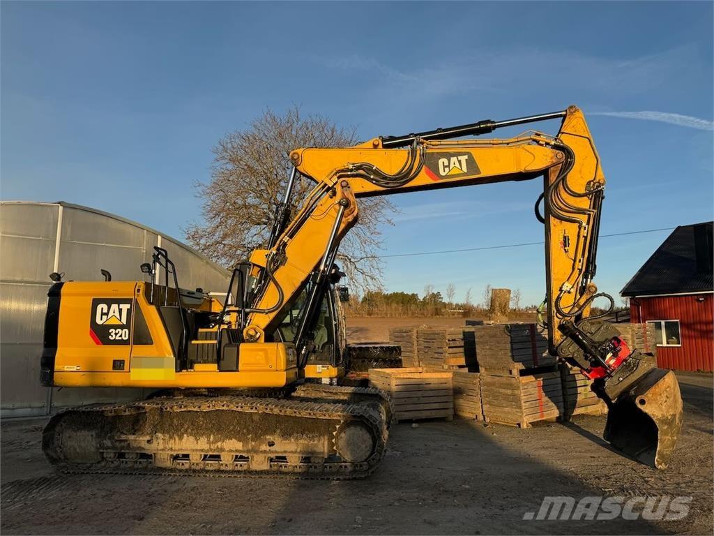 CAT 320 Excavatoare pe șenile

