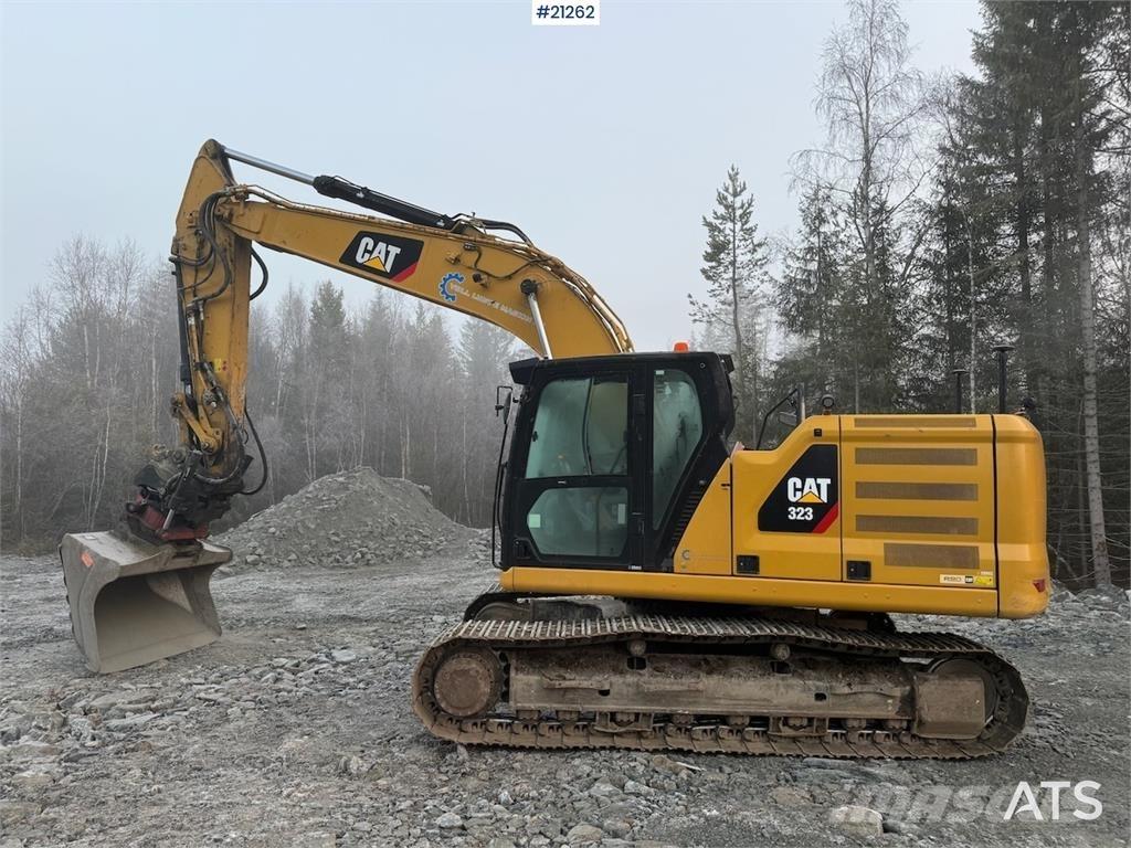 CAT 323 Excavatoare pe șenile
