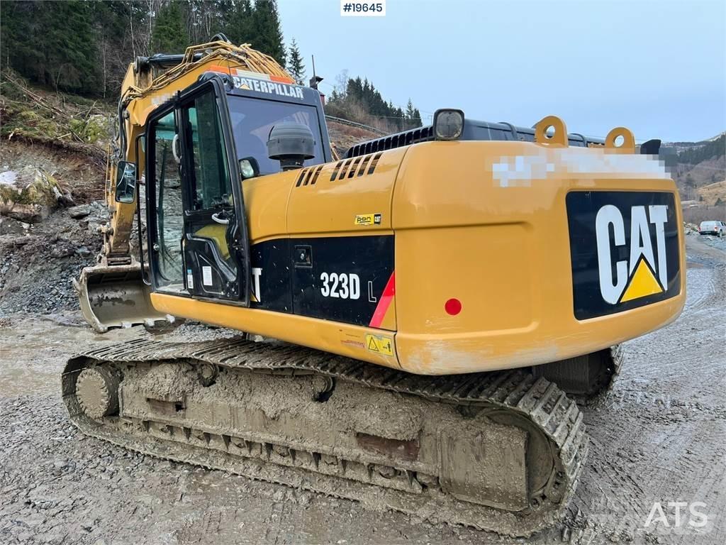 CAT 323D Excavatoare pe șenile
