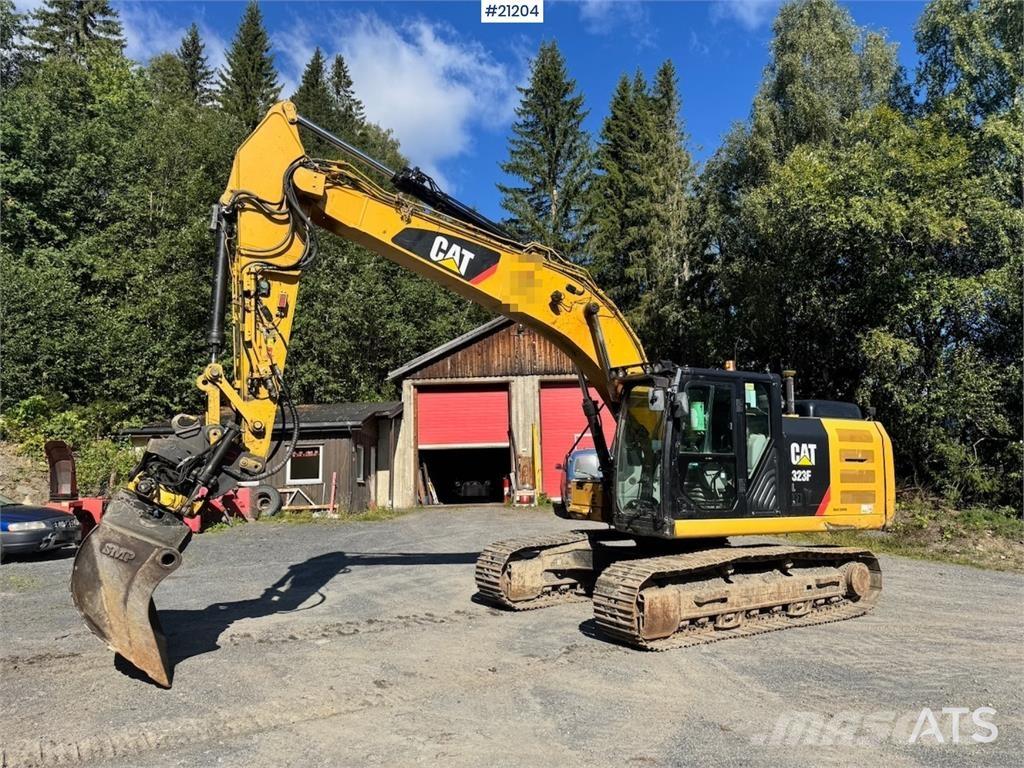 CAT 323FL Excavatoare pe șenile
