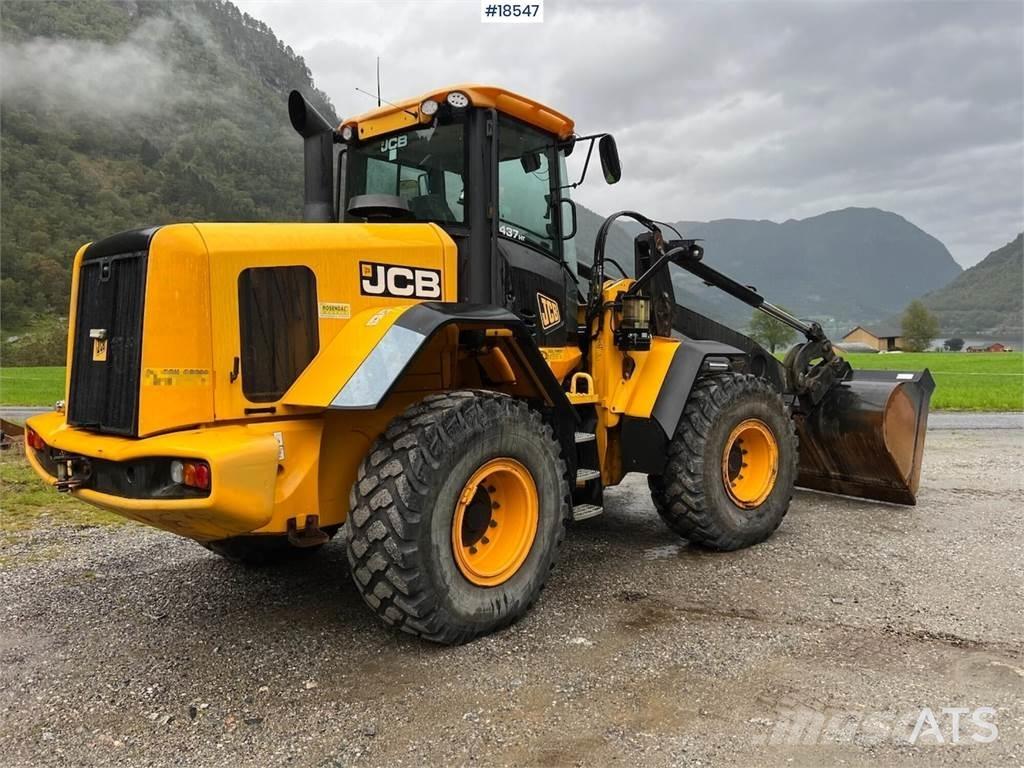 JCB 437HT Incarcator pe pneuri