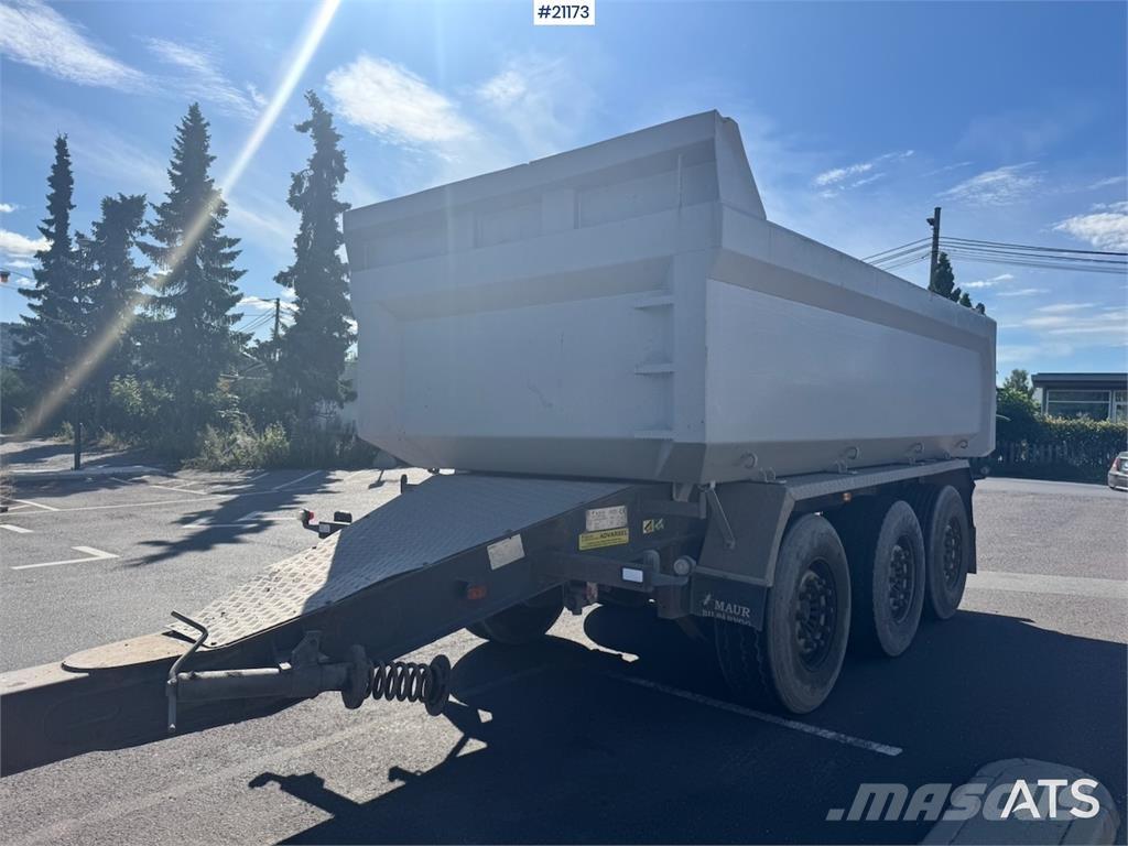 Maur Trailer. Remorci basculante