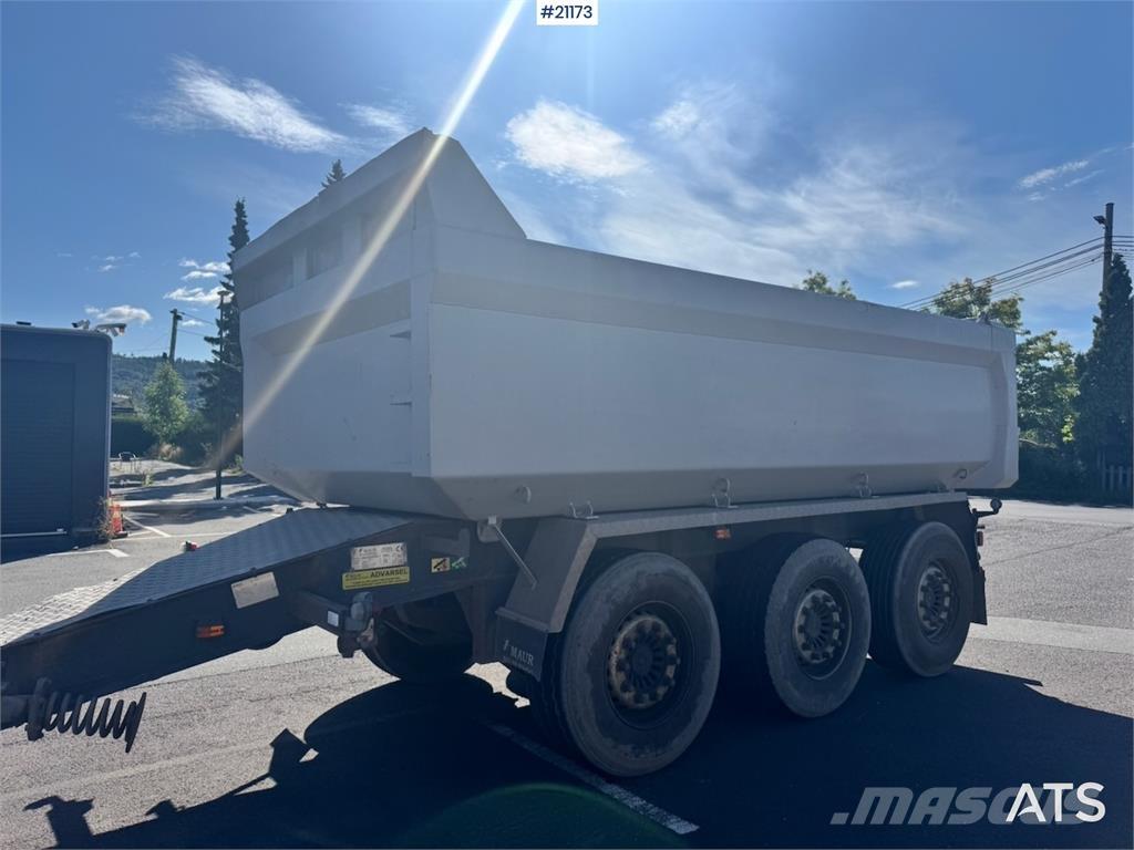 Maur Trailer. Remorci basculante
