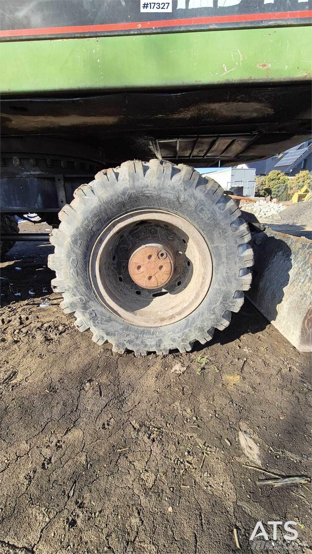 CAT 212BFT Excavatoare cu roti
