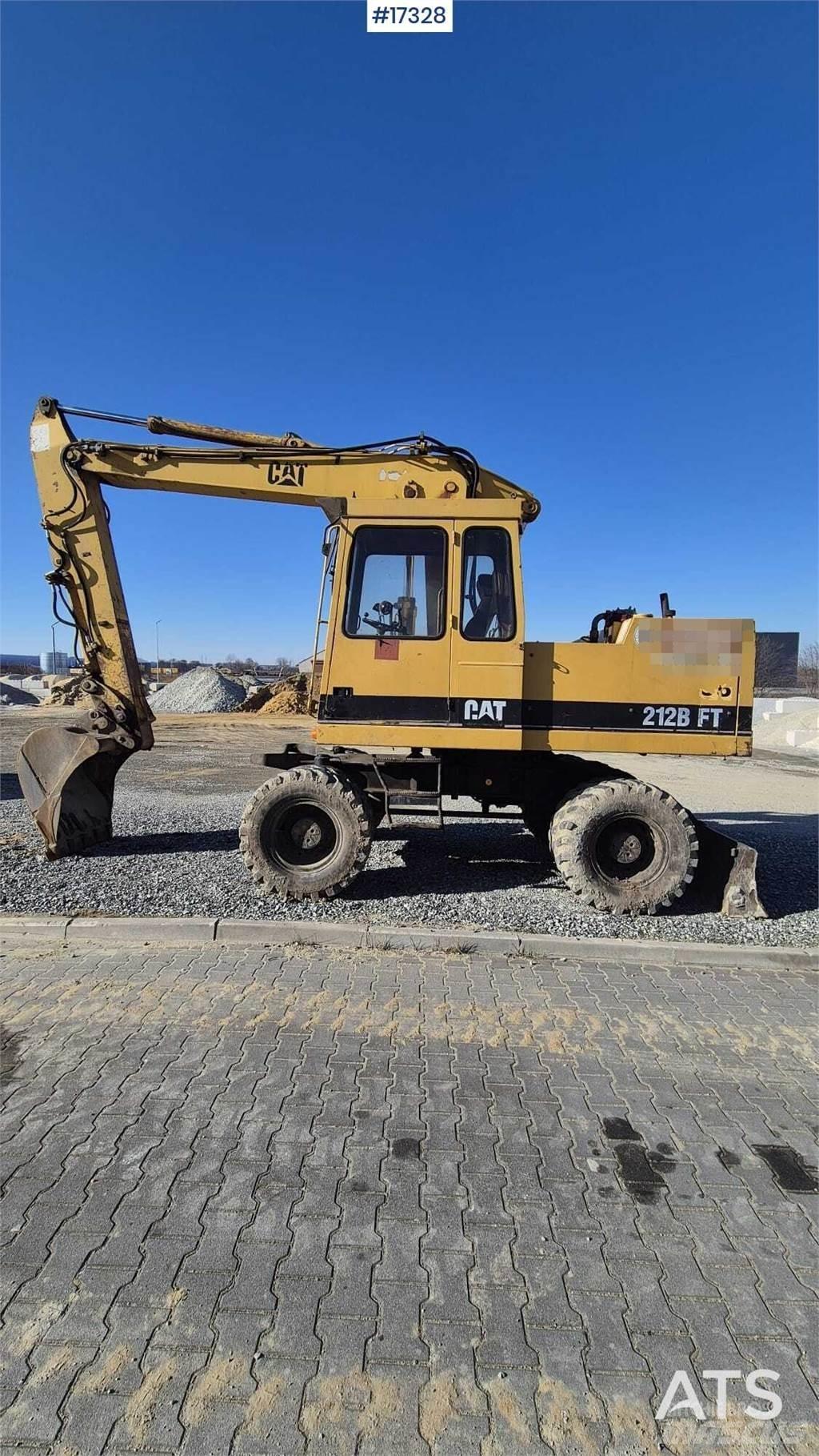 CAT 212BFT Excavatoare cu roti