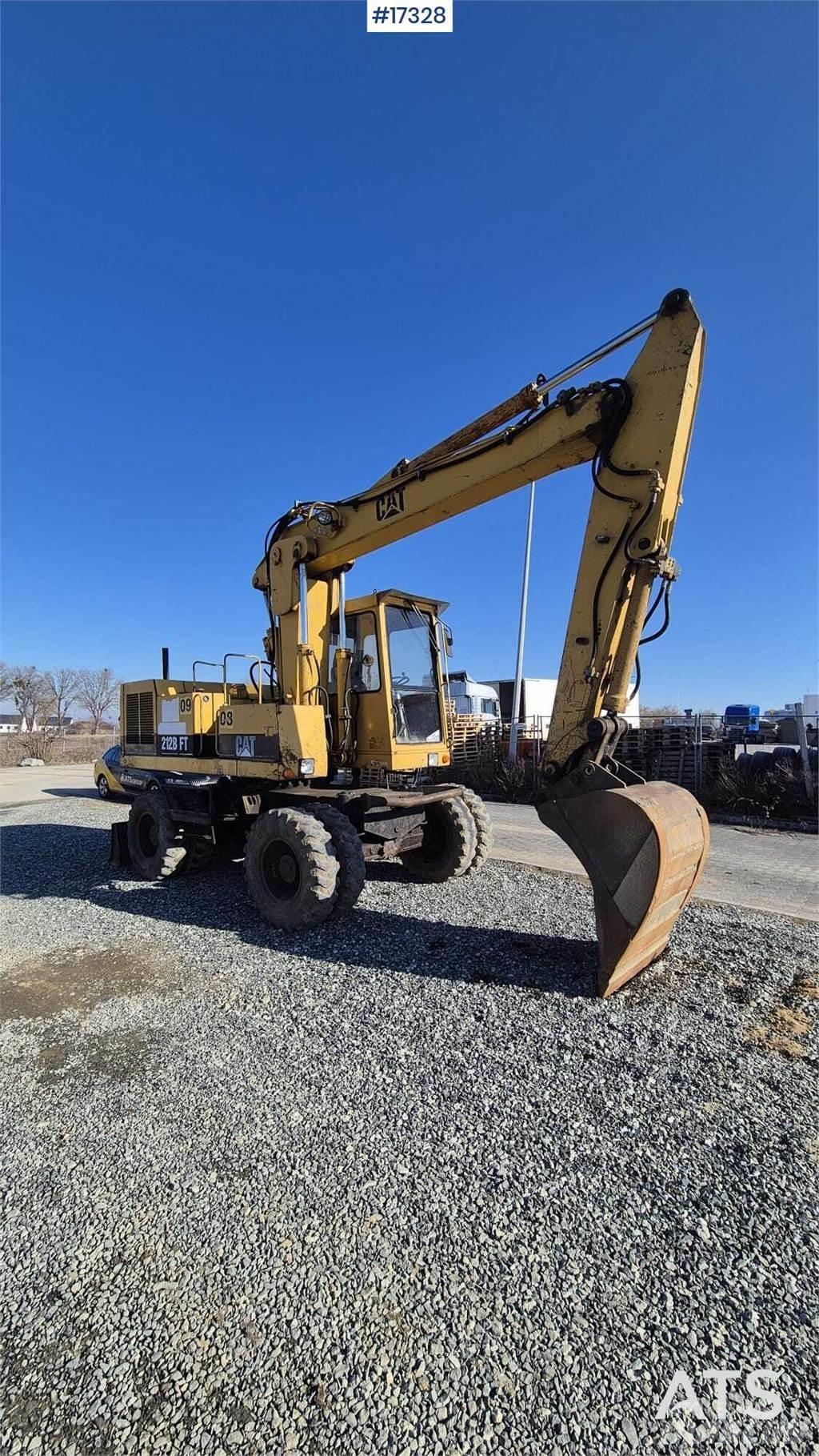 CAT 212BFT Excavatoare cu roti