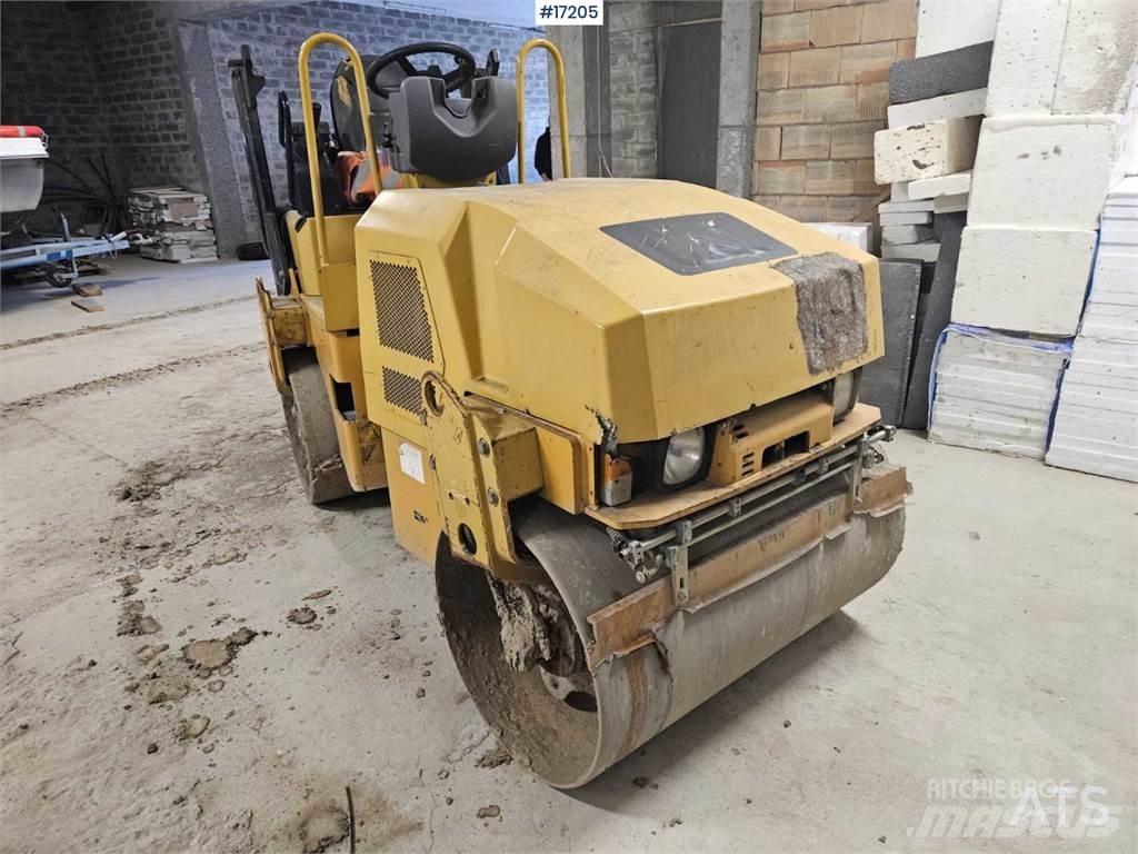 CAT CB24 Cilindri compactori dubli