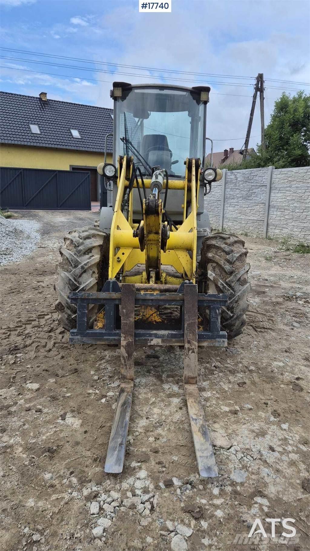 Paus RL 655 Incarcator pe pneuri