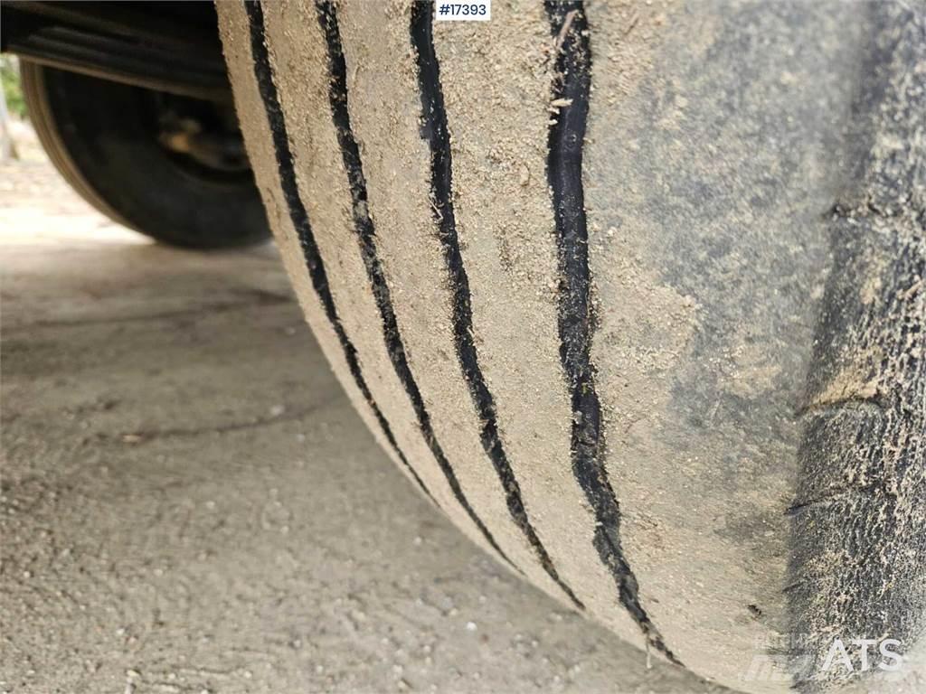 Scania 94G z HDS Camioane cu macara