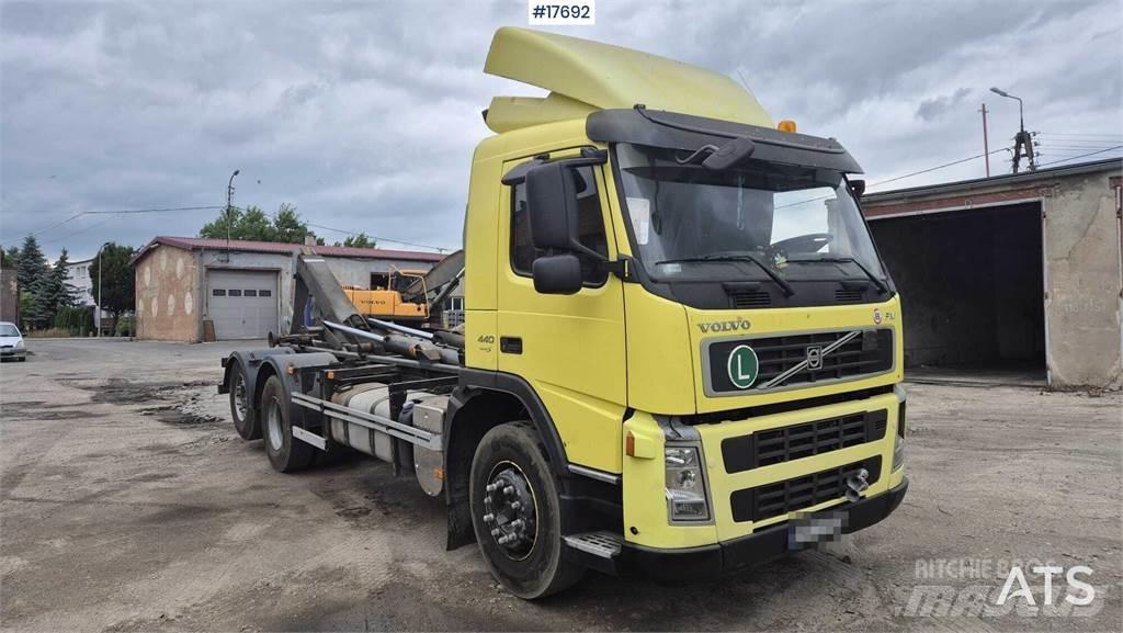 Volvo FM 440 Camion cu carlig de ridicare