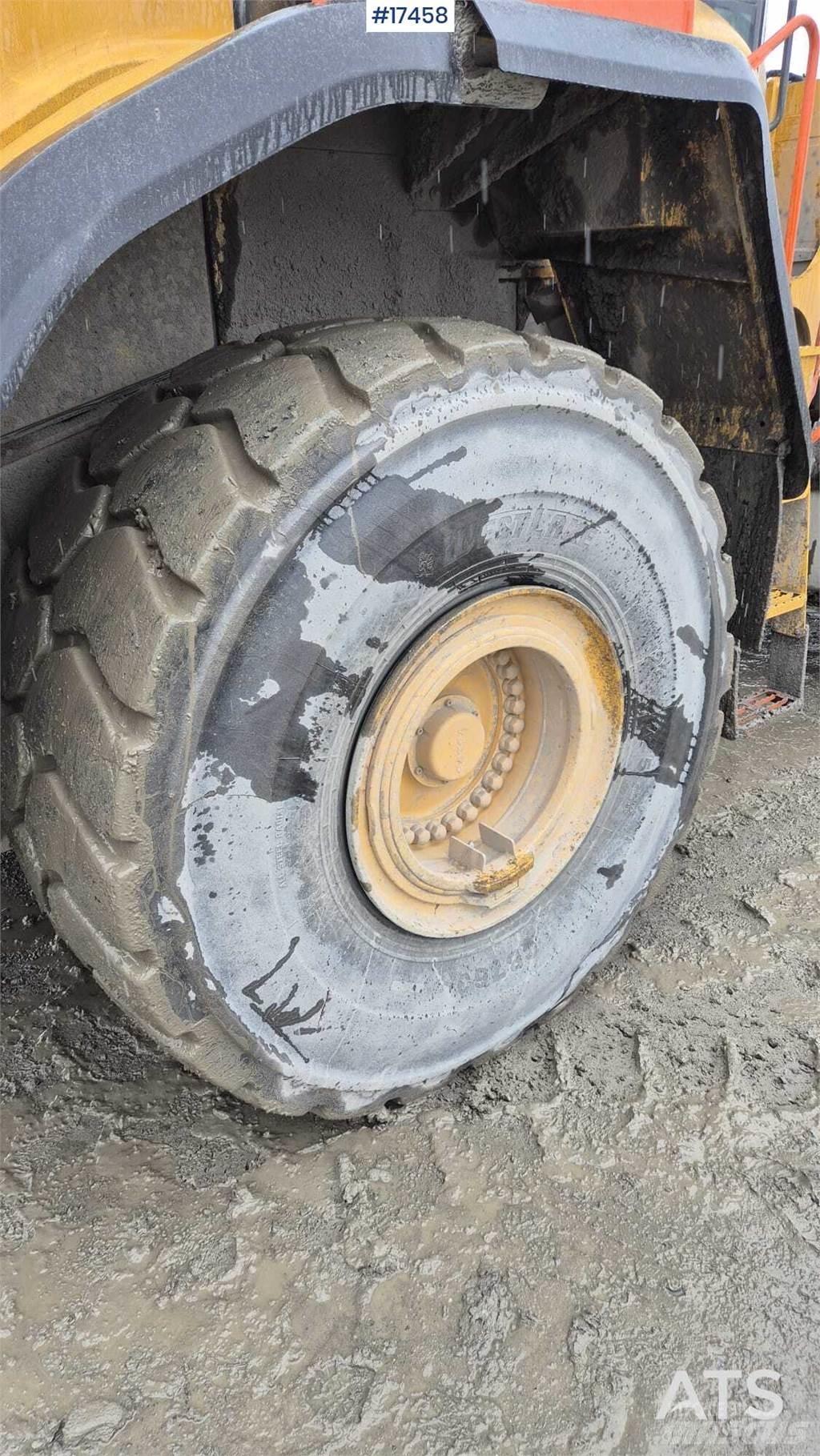 Volvo L220H Incarcator pe pneuri