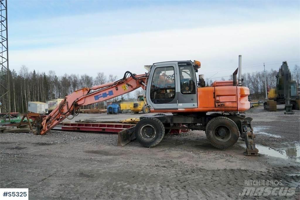 Hitachi EX165W Excavatoare cu roti