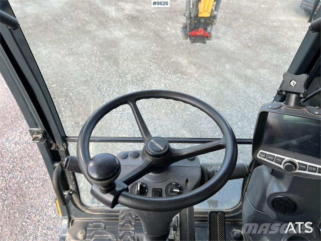 Hyundai 140W-9A Excavatoare cu roti
