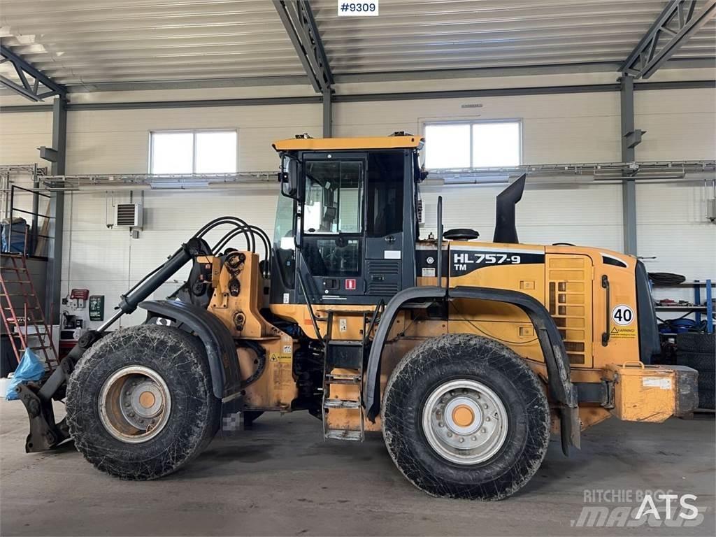 Hyundai HL757TM-9 buldozere pe roti