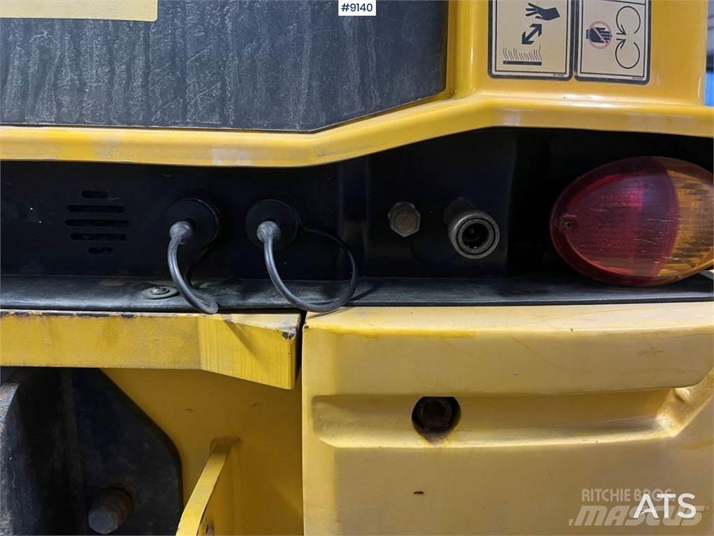 JCB 409 T4 buldozere pe roti