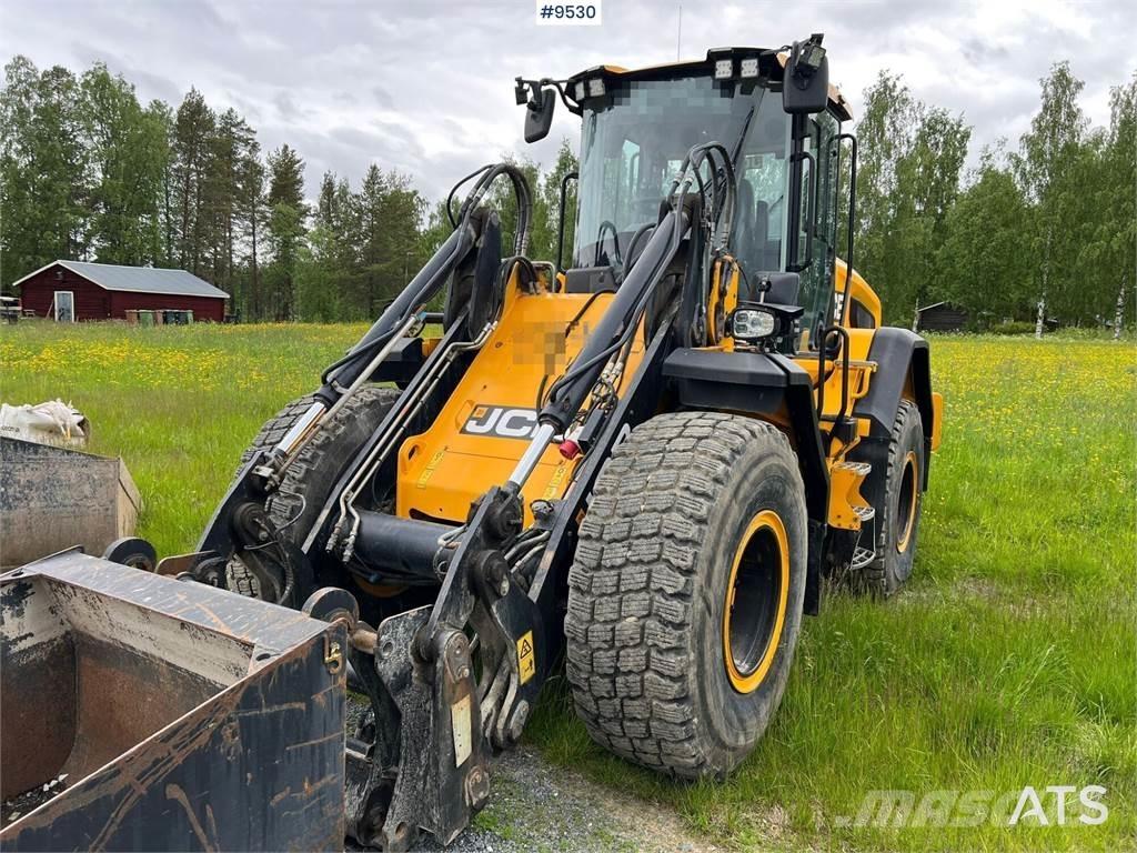 JCB 427 HT Incarcator pe pneuri