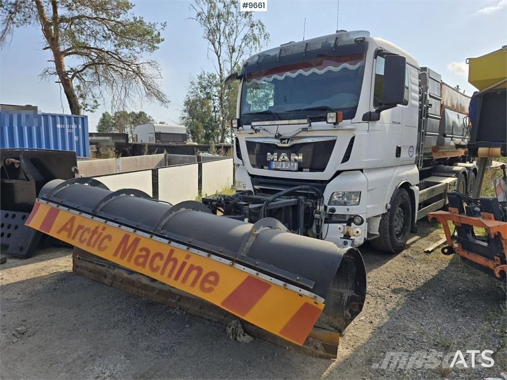 MAN TGX 25.500 Camion cu carlig de ridicare