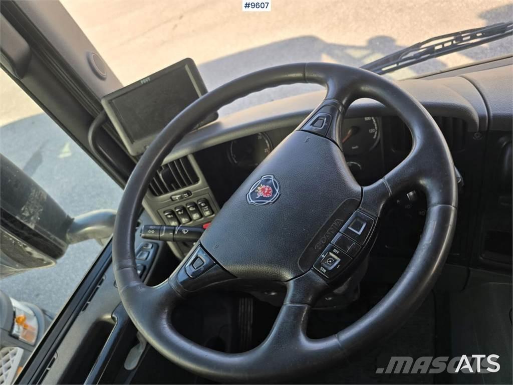 Scania P320 Skåpbil Autocamioane