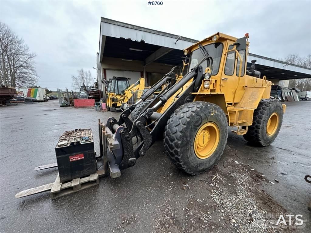 Volvo BM 4400 buldozere pe roti